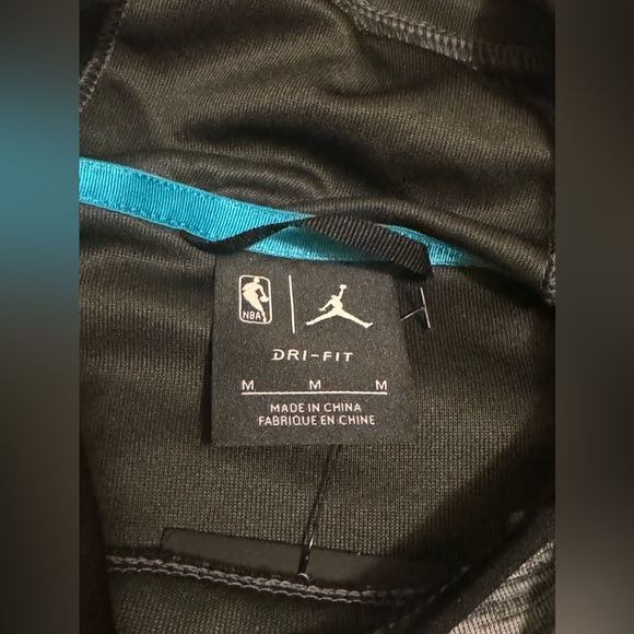 Charlotte Hornets Jordan Nike Spotlight Hoodie Men’s Medium New With Tags Grey - Picture 6 of 6
